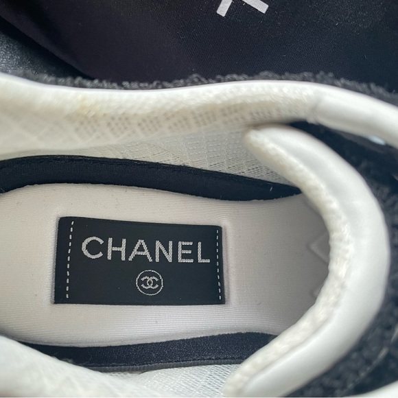 Chanel limited edition Sneakers -Embroidered Fabric & lambskin🤍New in Box 🖤 - Picture 8 of 14